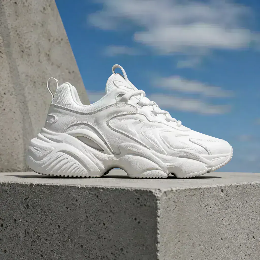 Tenis blanco escultural